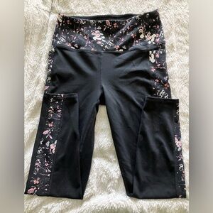 Skechers Cropped Athletic Leggings